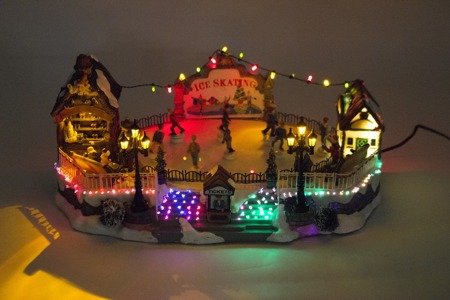 DEKORACYJNE LODOWISKO dekoracja ze światełkami i jeżdżącymi łyżwiarzami, 17x39x28 cm