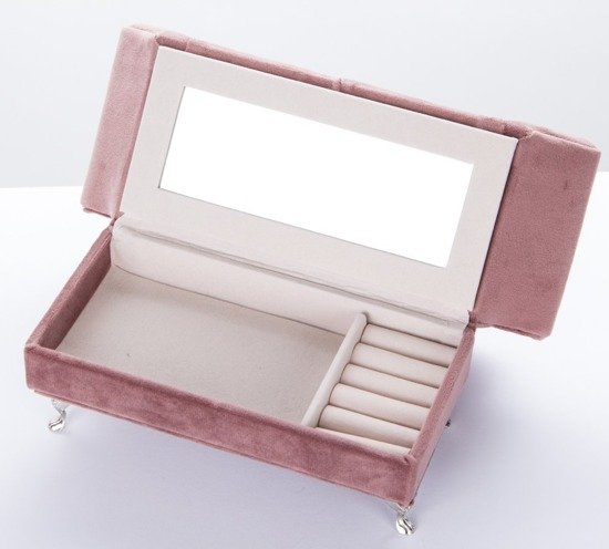 KANAPA Z SERCEM I PODUSZKAMI szkatułka na biżuterię w kolorze brudnego różu, 15x25x10 cm