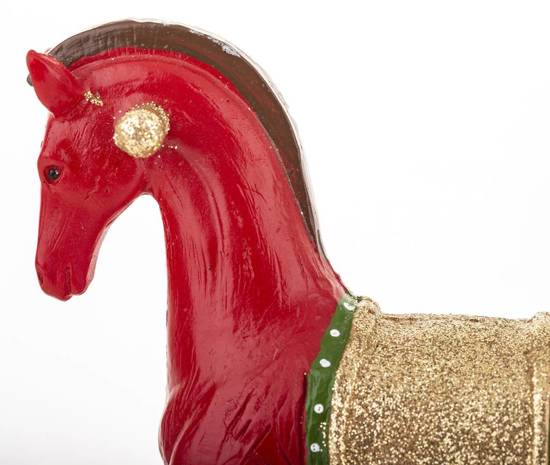 KOŃ NA BIEGUNACH figurka świąteczna czerwona z dodatkami, wys. 16 cm