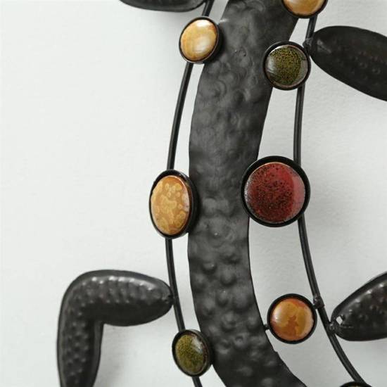 NIZZA II dekoracja ścienna metalowa jaszczurka z dekoracyjnymi kamieniami, 51x29 cm